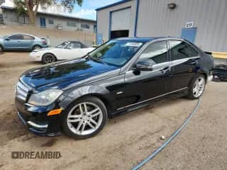 2012 Mercedes-Benz C 250 Sport с VIN WDDGF4HB8CR222639, выставлен на аукционе Copart как лот 71240805 с пробегом 117 792 миль миль и Списание • Salvage title. История ставок и продаж доступна на DreamBid. Изображение 1.