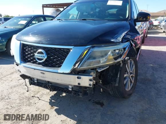 2014 Nissan Pathfinder S z VIN 5N1AR2MN5EC734033, wystawiony jako IAAI lot #42288433 z przebiegiem 96 280 mil mil oraz . Historia ofert i sprzedaży dostępna na DreamBid. Obrazek 6.