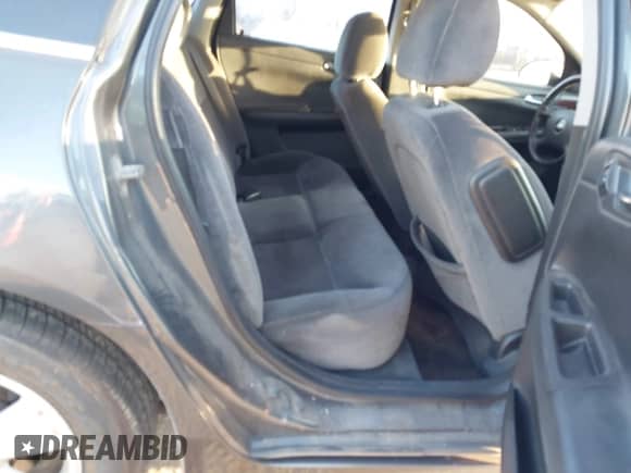 2010 Chevrolet Impala LT z VIN 2G1WB5EN6A1195459, wystawiony jako IAAI lot #43246237 z przebiegiem 240 535 mil mil oraz . Historia ofert i sprzedaży dostępna na DreamBid. Obrazek 8.