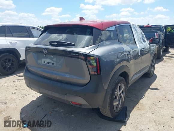 2025 Nissan Kicks SV with VIN 3N8AP6CA0SL333929, listed as a IAAI auction lot 42744693 with Not provided miles and . Bid and sale history available at DreamBid. Image 4.