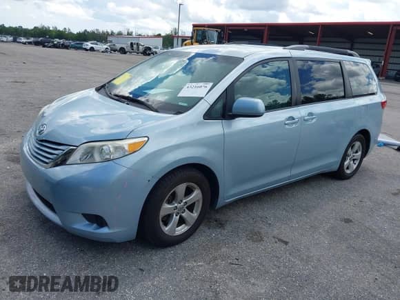 2017 Toyota Sienna LE Auto Access Seat с VIN 5TDKZ3DC6HS888752, выставлен на аукционе IAAI как лот 43216076 с пробегом 105 314 миль миль и . История ставок и продаж доступна на DreamBid. Изображение 2.