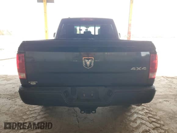 2015 Ram 1500 Tradesman z VIN 1C6RR7FG1FS760422, wystawiony jako Copart lot #81968915 z przebiegiem 150 342 mil mil oraz Szkoda całkowita • Salvage title. Historia ofert i sprzedaży dostępna na DreamBid. Obrazek 6.