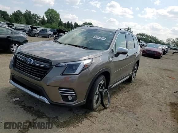 2022 Subaru Forester Touring z VIN JF2SKARC5NH461243, wystawiony jako Copart lot #68267745 z przebiegiem 22 221 mil mil oraz Szkoda całkowita • Salvage title. Historia ofert i sprzedaży dostępna na DreamBid. Obrazek 13.