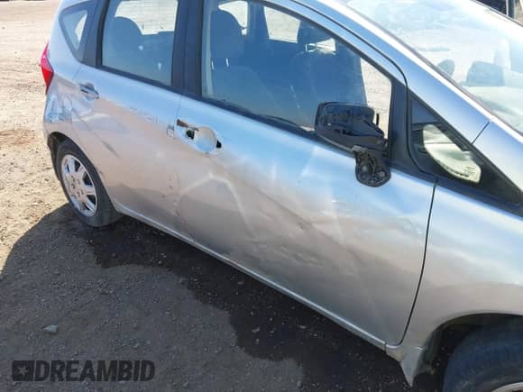 2015 Nissan Note SV z VIN 3N1CE2CP1FL444957, wystawiony jako IAAI lot #43209070 z przebiegiem 96 132 mil mil oraz . Historia ofert i sprzedaży dostępna na DreamBid. Obrazek 6.