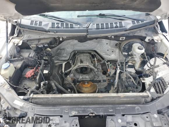 2018 Ford F-150 XL z VIN 1FTMF1C54JKC58234, wystawiony jako Copart lot #85352455 z przebiegiem 84 562 mil mil oraz Czysty tytuł • Clean title. Historia ofert i sprzedaży dostępna na DreamBid. Obrazek 11.