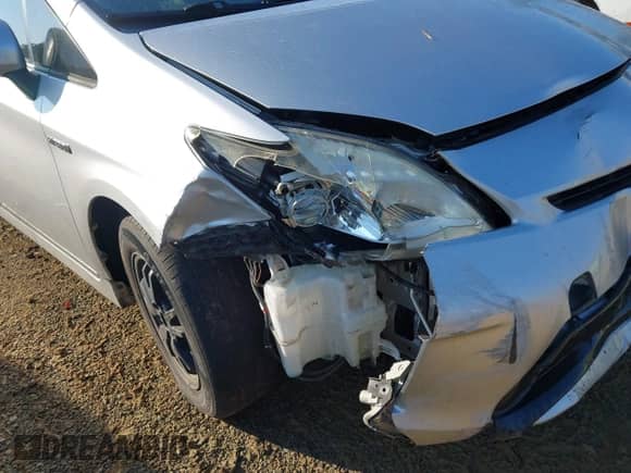 2013 Toyota Prius Two with VIN JTDKN3DU8D1646007, listed as a IAAI auction lot 43256523 with 21,897 mi miles and . Bid and sale history available at DreamBid. Image 6.