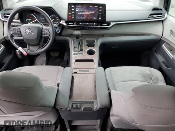 2024 Toyota Sienna LE с VIN 5TDBRKEC7RS187146, выставлен на аукционе Copart как лот 62698875 с пробегом 21 611 миль миль и Списание • Salvage title. История ставок и продаж доступна на DreamBid. Изображение 8.