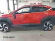 2025 Hyundai Kona Limited z VIN KM8HECA30SU187116, wystawiony jako IAAI lot #42447030 z przebiegiem 2 805 mil mil oraz . Historia ofert i sprzedaży dostępna na DreamBid. Obrazek 14.