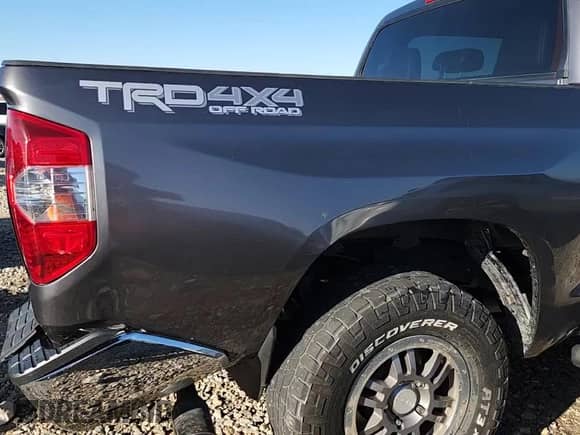 2014 Toyota Tundra Limited z VIN 5TFHY5F11EX349725, wystawiony jako Copart lot #85866175 z przebiegiem 77 583 mil mil oraz Szkoda całkowita • Salvage title. Historia ofert i sprzedaży dostępna na DreamBid. Obrazek 13.
