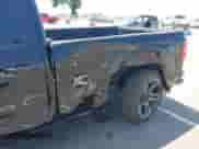 2017 Chevrolet Silverado 1500 LT с VIN 1GCRCREC0HZ270522, выставлен на аукционе IAAI как лот 42402410 с пробегом 126 195 миль миль и . История ставок и продаж доступна на DreamBid. Изображение 6.