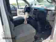 2011 Chevrolet Express Cargo z VIN 1GCSGAFX5B1149354, wystawiony jako IAAI lot #42196706 z przebiegiem Nie podano mil oraz . Historia ofert i sprzedaży dostępna na DreamBid. Obrazek 5.