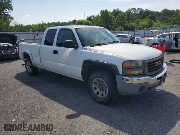 2006 GMC Sierra 1500 SLE1 z VIN 1GTEK19B36Z189192, wystawiony jako Copart lot #65479665 z przebiegiem 198 445 mil mil oraz Czysty tytuł • Clean title. Historia ofert i sprzedaży dostępna na DreamBid. Obrazek 4.