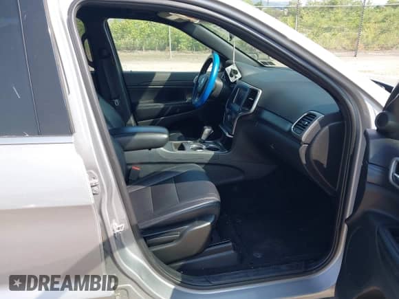 2019 Jeep Grand Cherokee Altitude with VIN 1C4RJFAG3KC849107, listed as a IAAI auction lot 42423712 with 49,875 mi miles and . Bid and sale history available at DreamBid. Image 5.
