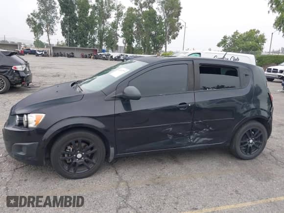 2014 Chevrolet Sonic LT с VIN 1G1JC6SB1E4179347, выставлен на аукционе IAAI как лот 42437777 с пробегом 87 586 миль миль и . История ставок и продаж доступна на DreamBid. Изображение 14.