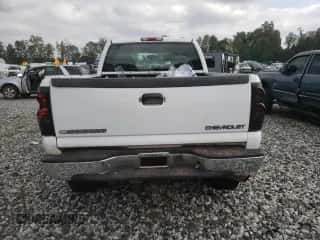 2004 Chevrolet Silverado 2500HD LS z VIN 1GCHC29114E130167, wystawiony jako Copart lot #72407994 z przebiegiem 324 188 mil mil oraz Czysty tytuł • Clean title. Historia ofert i sprzedaży dostępna na DreamBid. Obrazek 6.