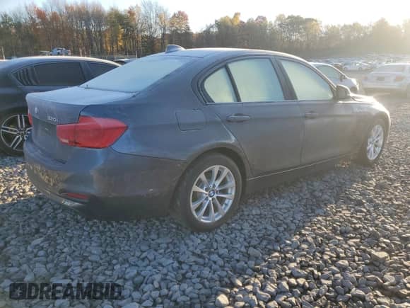 2016 BMW 3 Series 320i xDrive z VIN WBA8E5G51GNT40741, wystawiony jako Copart lot #89641135 z przebiegiem 105 501 mil mil oraz Szkoda całkowita • Salvage title. Historia ofert i sprzedaży dostępna na DreamBid. Obrazek 3.