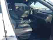 2023 Mitsubishi Outlander SEL z VIN JA4J4VA86PZ010610, wystawiony jako IAAI lot #42883511 z przebiegiem 37 536 mil mil oraz . Historia ofert i sprzedaży dostępna na DreamBid. Obrazek 5.