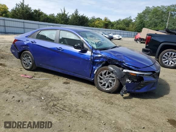 2024 Hyundai Elantra SEL z VIN KMHLM4DG9RU811703, wystawiony jako Copart lot #81429435 z przebiegiem 11 960 mil mil oraz Szkoda całkowita • Salvage title. Historia ofert i sprzedaży dostępna na DreamBid. Obrazek 4.