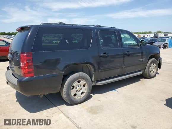 2011 Chevrolet Suburban LS with VIN 1GNSKHE35BR334857, listed as a Copart auction lot 51101415 with 284,420 mi miles and Non repairable. Bid and sale history available at DreamBid. Image 3.