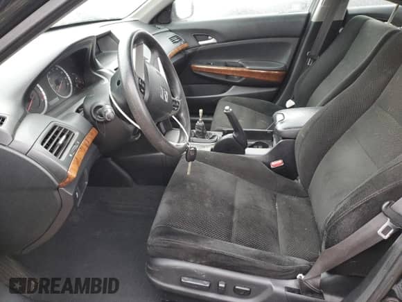 2012 Honda Accord EX z VIN 1HGCP2E74CA046070, wystawiony jako Copart lot #55680465 z przebiegiem 102 960 mil mil oraz Szkoda całkowita • Salvage title. Historia ofert i sprzedaży dostępna na DreamBid. Obrazek 7.