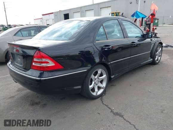 2007 Mercedes-Benz C 230 Sport with VIN WDBRF52H77A935136, listed as a IAAI auction lot 43441930 with 152,222 mi miles and . Bid and sale history available at DreamBid. Image 4.