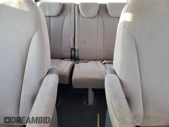 2008 Hyundai Entourage GLS с VIN KNDMC233786047223, выставлен на аукционе Copart как лот 41042974 с пробегом 216 628 миль миль и Чистый • Clean title. История ставок и продаж доступна на DreamBid. Изображение 10.
