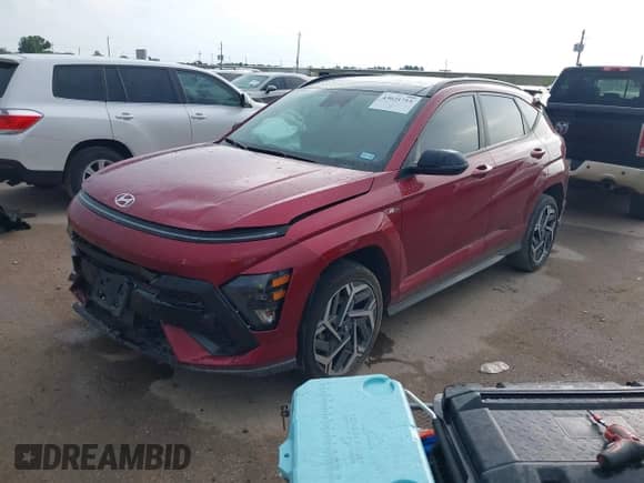 2024 Hyundai Kona N Line z VIN KM8HACA32RU089467, wystawiony jako IAAI lot #43021715 z przebiegiem 10 343 mil mil oraz . Historia ofert i sprzedaży dostępna na DreamBid. Obrazek 17.