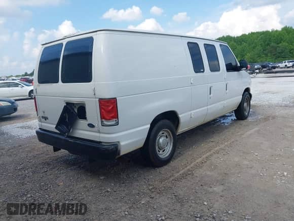 2006 Ford Econoline Cargo with VIN 1FTRE14W66HA17179, listed as a IAAI auction lot 42296752 with 292,061 mi miles and . Bid and sale history available at DreamBid. Image 4.