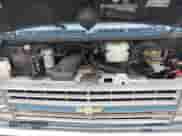 1990 Chevrolet Chevy Van z VIN 2GBEG25K0L4119444, wystawiony jako IAAI lot #42897765 z przebiegiem 138 034 mil mil oraz . Historia ofert i sprzedaży dostępna na DreamBid. Obrazek 10.