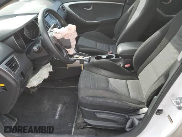 2013 Hyundai Elantra с VIN KMHD25LE6DU156974, выставлен на аукционе Copart как лот 70748945 с пробегом 158 923 миль миль и Чистый • Clean title. История ставок и продаж доступна на DreamBid. Изображение 7.