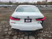 2020 BMW 3 Series 330i xDrive z VIN 3MW5R7J08L8B08487, wystawiony jako Copart lot #90104215 z przebiegiem 43 298 mil mil oraz Szkoda całkowita • Salvage title. Historia ofert i sprzedaży dostępna na DreamBid. Obrazek 6.