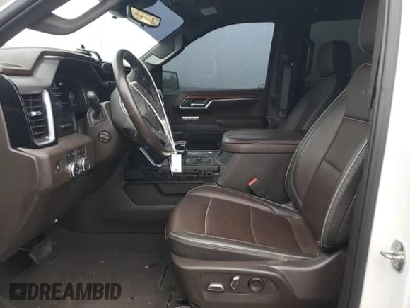 2023 GMC Sierra 1500 Denali z VIN 1GTUUGED8PZ115395, wystawiony jako Copart lot #71721435 z przebiegiem 46 201 mil mil oraz Szkoda całkowita • Salvage title. Historia ofert i sprzedaży dostępna na DreamBid. Obrazek 7.