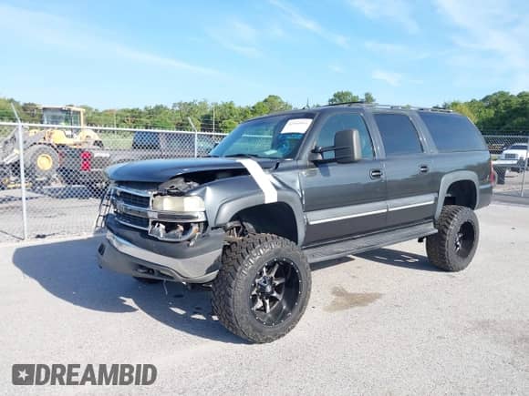 2003 Chevrolet Suburban LT с VIN 3GNGC26U13G199630, выставлен на аукционе IAAI как лот 42344884 с пробегом 232 827 миль миль и . История ставок и продаж доступна на DreamBid. Изображение 2.