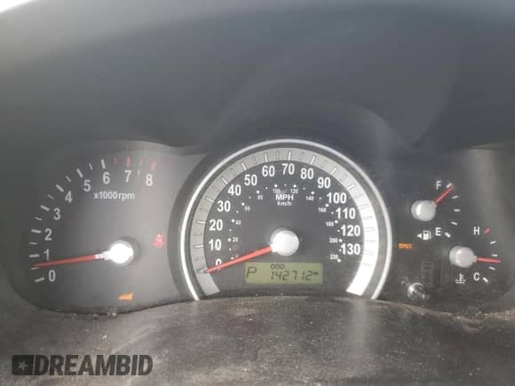 2008 Hyundai Entourage GLS with VIN KNDMC233586051884, listed as a Copart auction lot 68726585 with 142,712 mi miles and Salvage title. Bid and sale history available at DreamBid. Image 9.