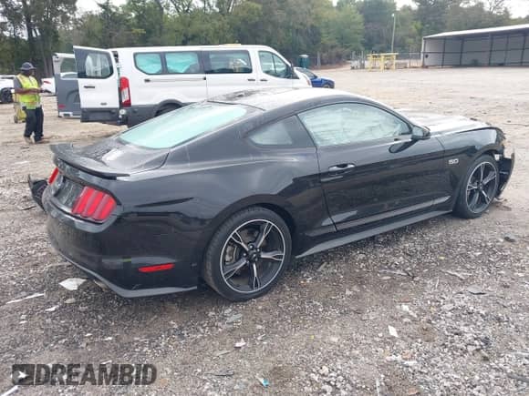 2017 Ford Mustang GT с VIN 1FA6P8CFXH5286139, выставлен на аукционе IAAI как лот 43323886 с пробегом 68 069 миль миль и . История ставок и продаж доступна на DreamBid. Изображение 4.