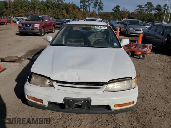 1994 Honda Accord LX z VIN 1HGCD5639RA083324, wystawiony jako Copart lot #84541054 z przebiegiem 175 409 mil mil oraz Szkoda całkowita • Salvage title. Historia ofert i sprzedaży dostępna na DreamBid. Obrazek 5.