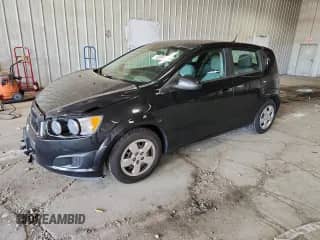 2013 Chevrolet Sonic LS с VIN 1G1JB6SH1D4192640, выставлен на аукционе Copart как лот 83996305 с пробегом 55 369 миль миль и Чистый • Clean title. История ставок и продаж доступна на DreamBid. Изображение 1.