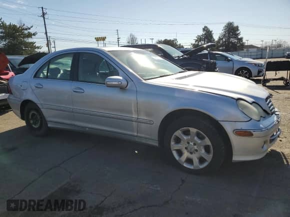 2006 Mercedes-Benz C 230 Sport с VIN WDBRF56H46F730658, выставлен на аукционе Copart как лот 44520115 с пробегом 200 746 миль миль и Списание • Salvage title. История ставок и продаж доступна на DreamBid. Изображение 4.