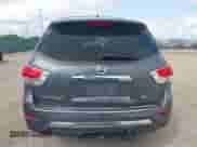 2016 Nissan Pathfinder S z VIN 5N1AR2MN7GC622160, wystawiony jako IAAI lot #42423550 z przebiegiem 179 560 mil mil oraz . Historia ofert i sprzedaży dostępna na DreamBid. Obrazek 16.