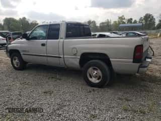 2000 Dodge 1500 с VIN 3B7HC13Z1YG138356, выставлен на аукционе Copart как лот 68306524 с пробегом 171 481 миль миль и Списание • Salvage title. История ставок и продаж доступна на DreamBid. Изображение 2.