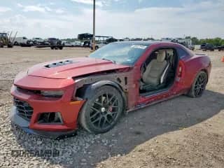 2015 Chevrolet Camaro SS с VIN 2G1FJ1EW0F9260867, выставлен на аукционе Copart как лот 69927995 с пробегом 121 025 миль миль и Списание • Salvage title. История ставок и продаж доступна на DreamBid. Изображение 1.