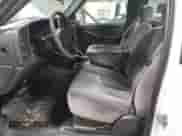 2006 GMC Sierra 1500 Work Truck z VIN 3GTEC14X96G231185, wystawiony jako Copart lot #88066325 z przebiegiem 110 120 mil mil oraz Szkoda całkowita • Salvage title. Historia ofert i sprzedaży dostępna na DreamBid. Obrazek 7.