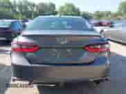 2023 Toyota Camry SE z VIN 4T1G11AK9PU094833, wystawiony jako IAAI lot #43044406 z przebiegiem 46 582 mil mil oraz . Historia ofert i sprzedaży dostępna na DreamBid. Obrazek 16.