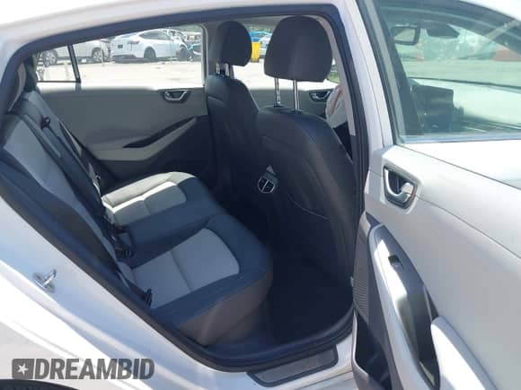 2020 Hyundai Ioniq Limited с VIN KMHC05LCXLU213966, выставлен на аукционе IAAI как лот 42560158 с пробегом 53 171 миль миль и . История ставок и продаж доступна на DreamBid. Изображение 8.