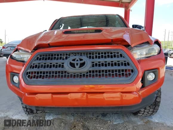 2017 Toyota Tacoma SR5 с VIN 5TFCZ5AN7HX091488, выставлен на аукционе IAAI как лот 43096343 с пробегом 85 481 миль миль и . История ставок и продаж доступна на DreamBid. Изображение 6.