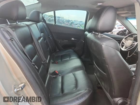 2013 Chevrolet Cruze 2LT с VIN 1G1PE5SB4D7127576, выставлен на аукционе Copart как лот 82352185 с пробегом 277 798 миль миль и Списание • Salvage title. История ставок и продаж доступна на DreamBid. Изображение 10.