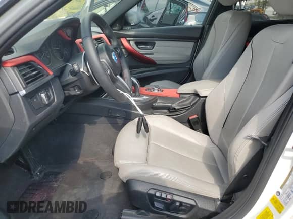 2013 BMW 3 Series 335i с VIN WBA3A9G53DNP36355, выставлен на аукционе Copart как лот 81671695 с пробегом 109 481 миль миль и Списание • Salvage title. История ставок и продаж доступна на DreamBid. Изображение 7.