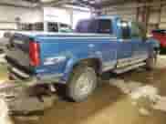 1997 Chevrolet Silverado 2500 z VIN 1GCGK29J7VE241077, wystawiony jako Copart lot #43543075 z przebiegiem 221 466 mil mil oraz Szkoda całkowita • Salvage title. Historia ofert i sprzedaży dostępna na DreamBid. Obrazek 3.