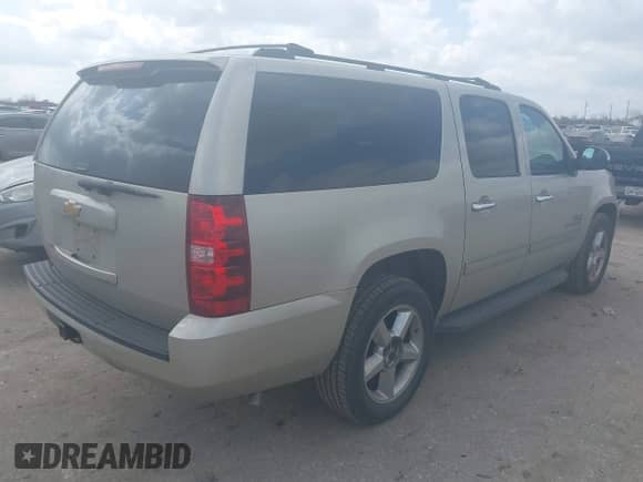 2013 Chevrolet Suburban LS с VIN 1GNSCHE01DR152210, выставлен на аукционе IAAI как лот 41528484 с пробегом 206 666 миль миль и . История ставок и продаж доступна на DreamBid. Изображение 4.