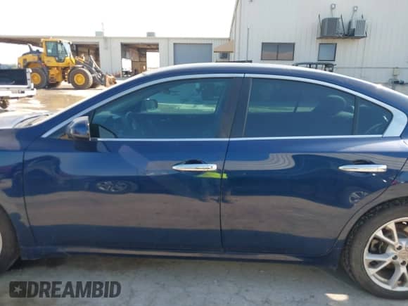 2014 Nissan Maxima SV z VIN 1N4AA5AP2EC489524, wystawiony jako IAAI lot #43028793 z przebiegiem 178 212 mil mil oraz . Historia ofert i sprzedaży dostępna na DreamBid. Obrazek 15.